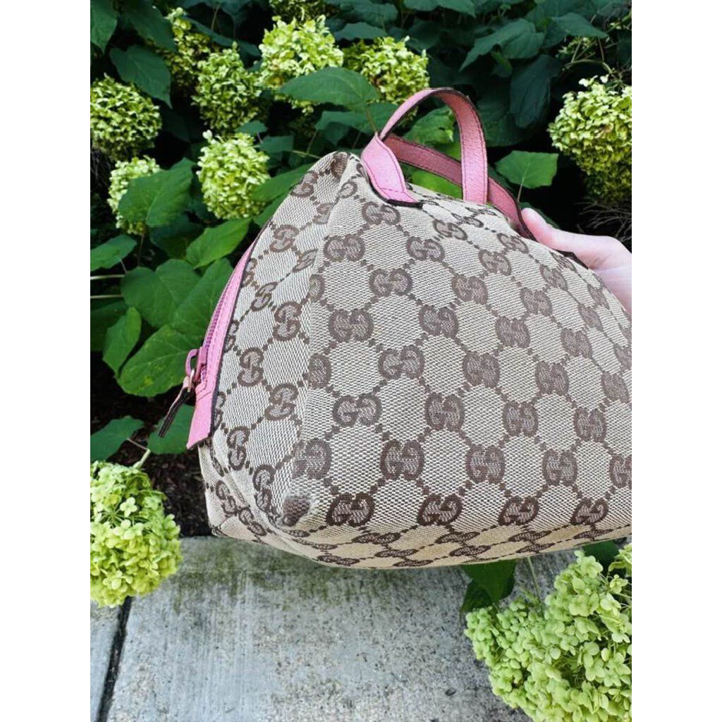 Louis Vuitton Taiga Baikal – Chic Boutique Consignments