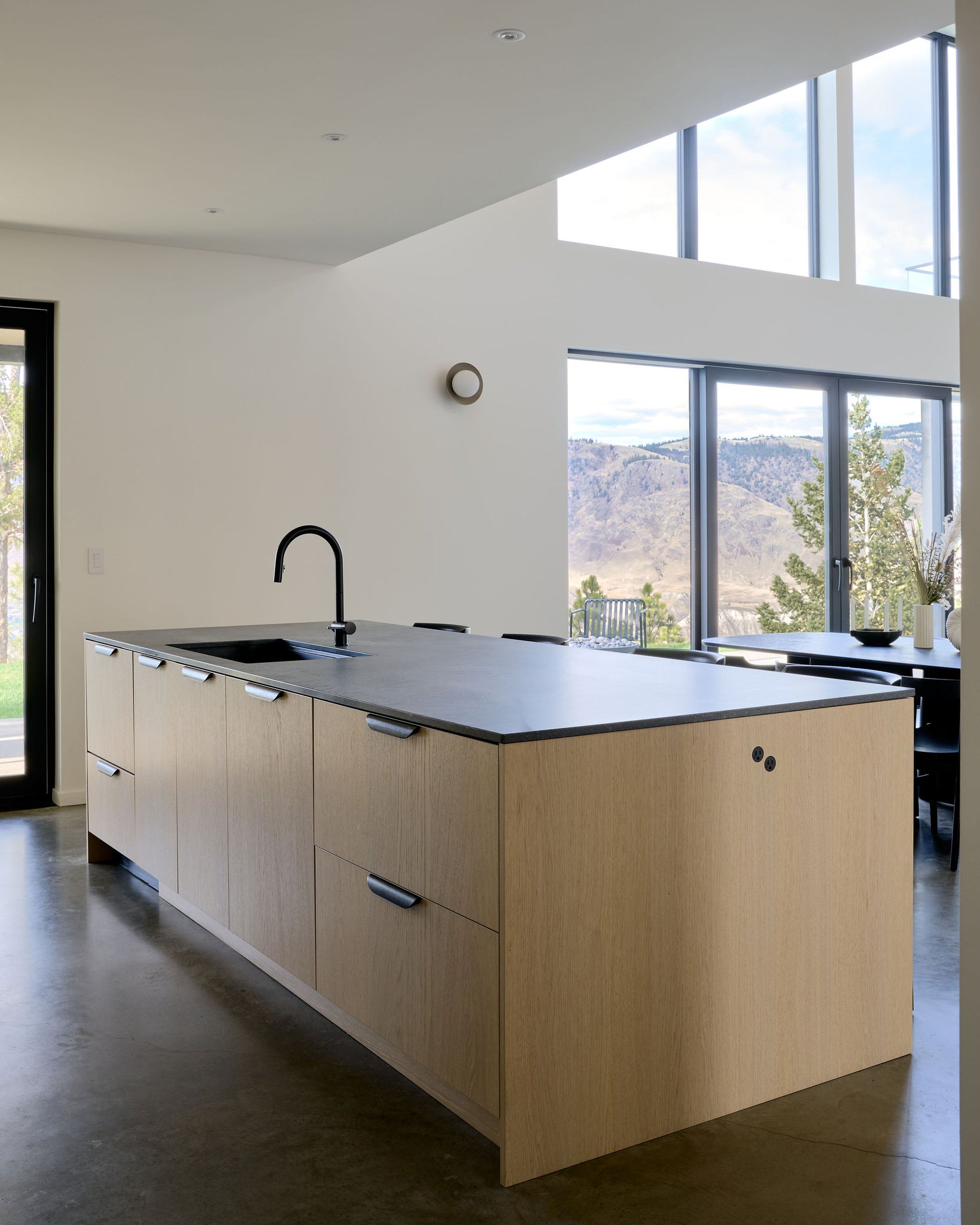 kitchen island swede kitchens hooga interior design caesarstone rugged concrete backsplash white oak kitchen