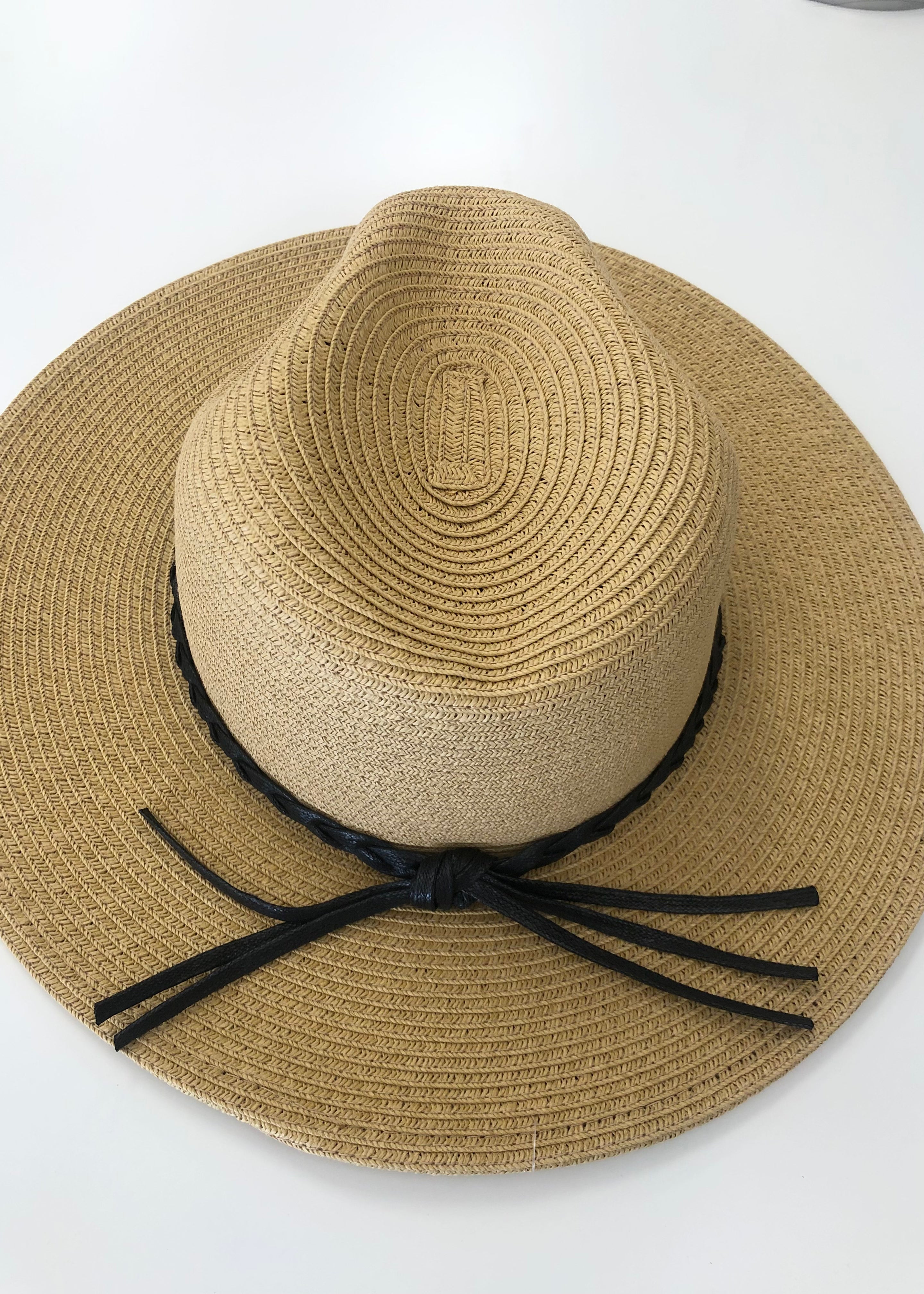 BRAIDED TASSLE STRAW HAT