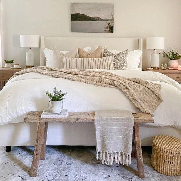 how to decorate bed with throw blanket
