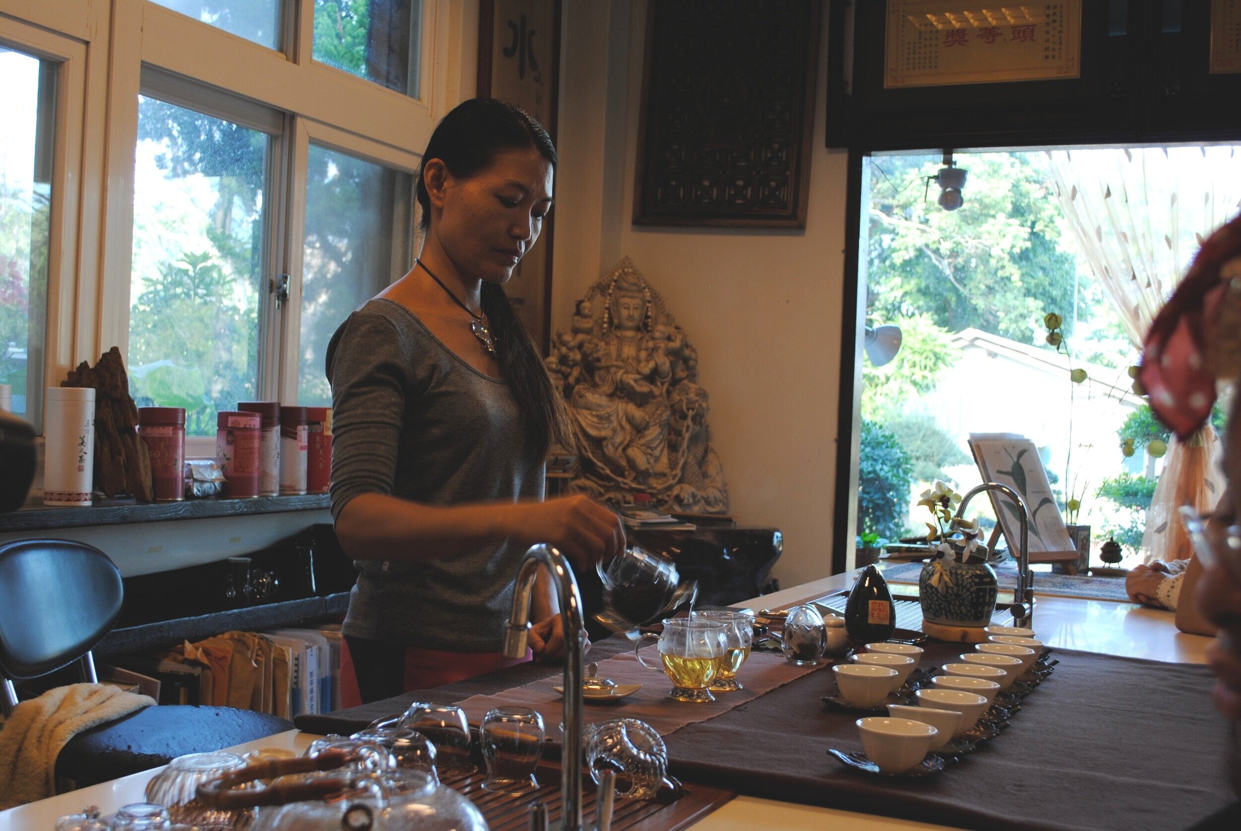 Mrs. Lin, Oriental Beauty tea maker