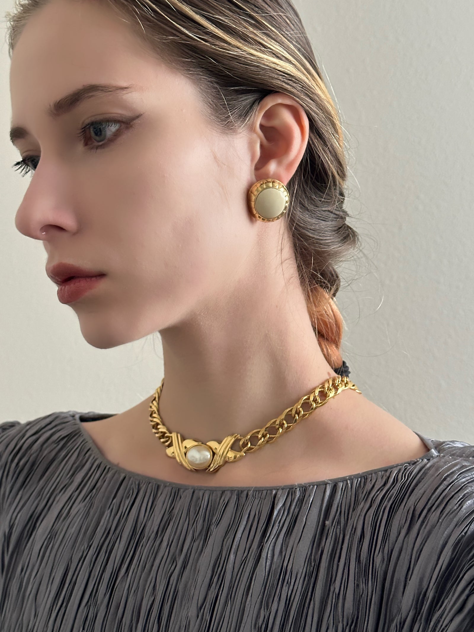 Louis Vuitton Lock & Key Gold Necklace – Little Paris Collective