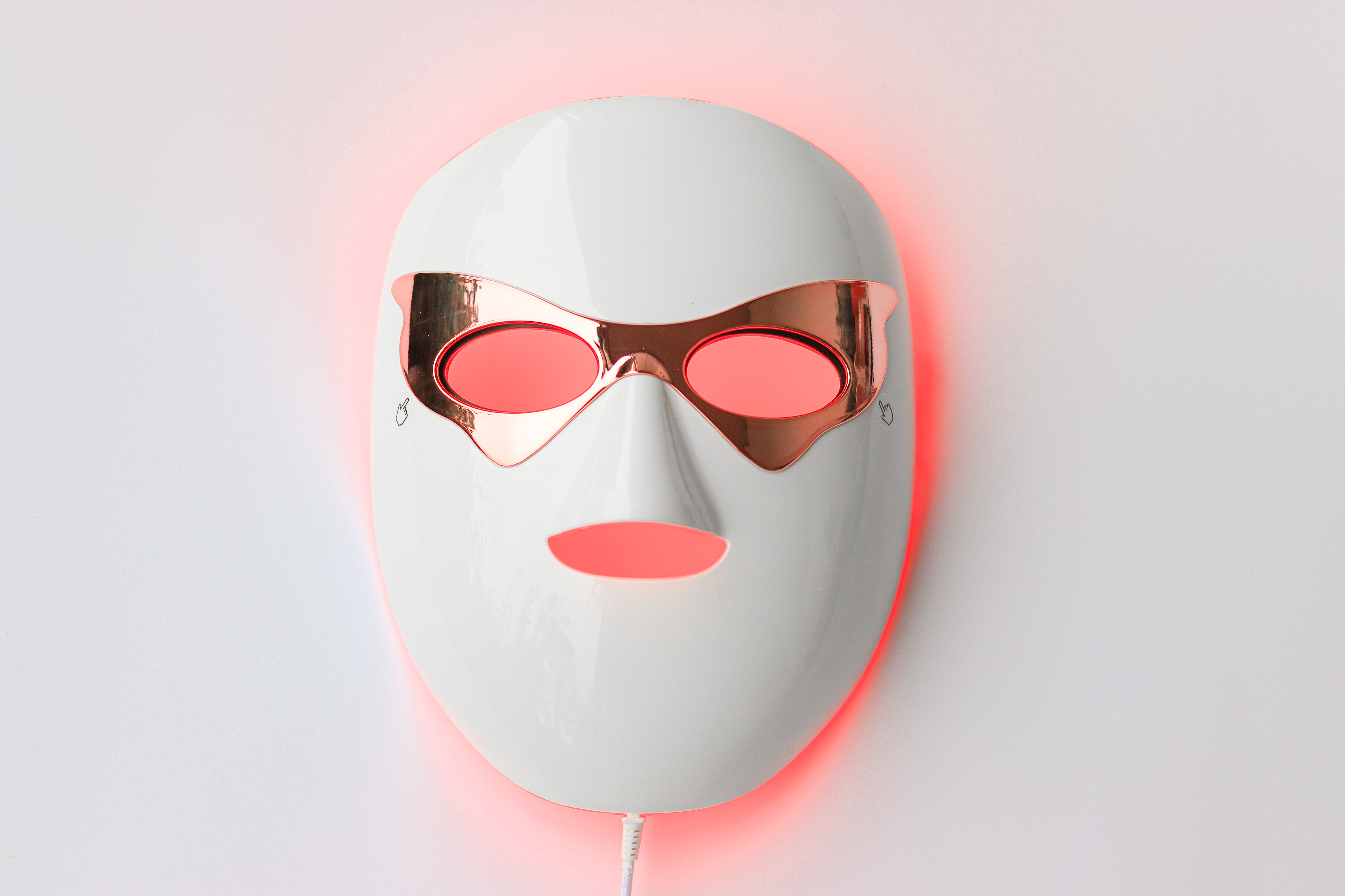 Silkemyk's exclusive LED mask for light therapy for the face