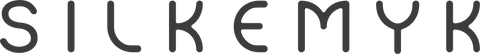 Silkemyk logo i farge sort.