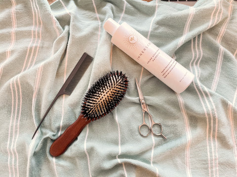 How to Clean Your Hairbrush 
