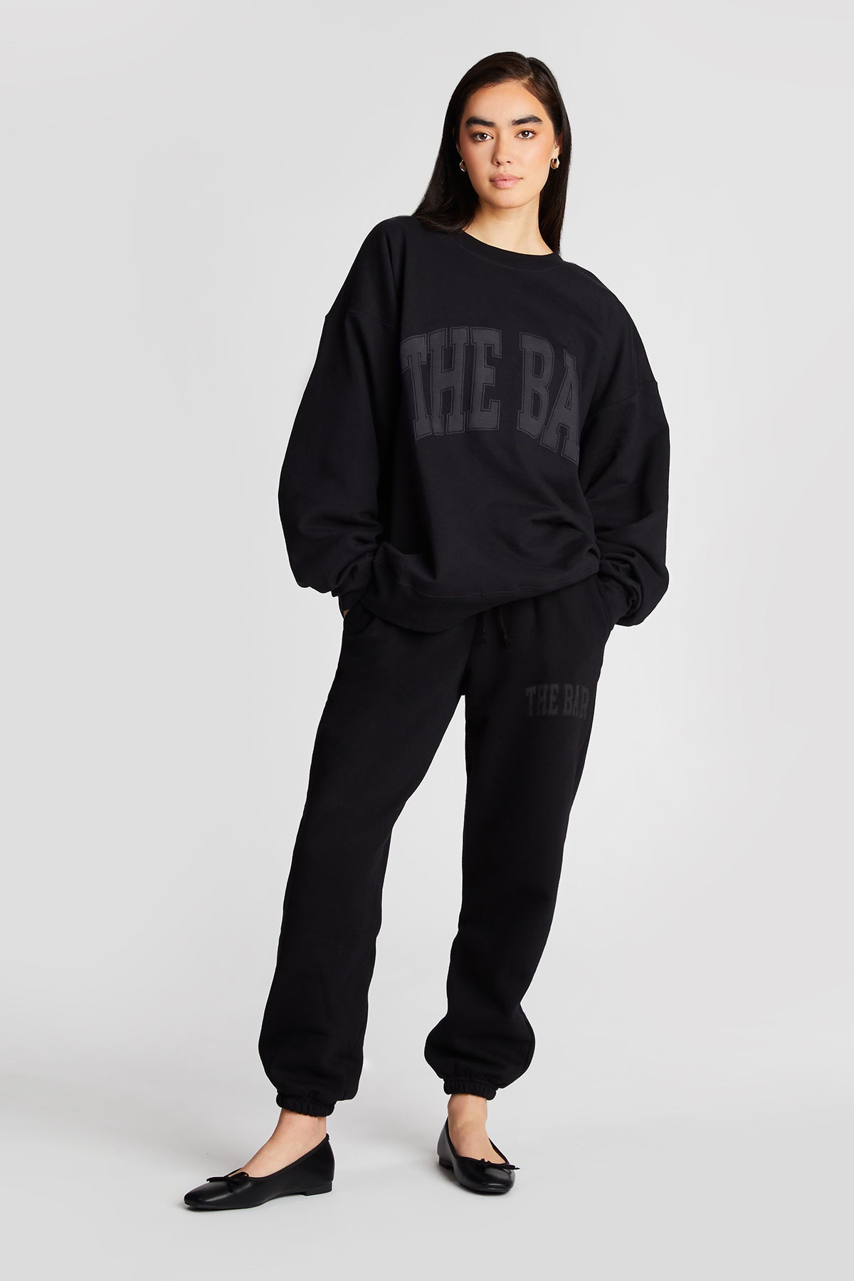 VARSITY SWEATPANTS BLACK - The Bar product image