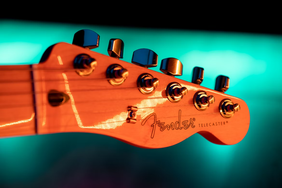 Fender guitar headstock