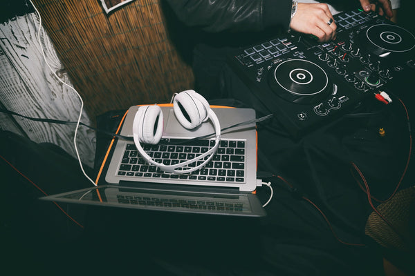 DJ equipment for how to DJ for beginners