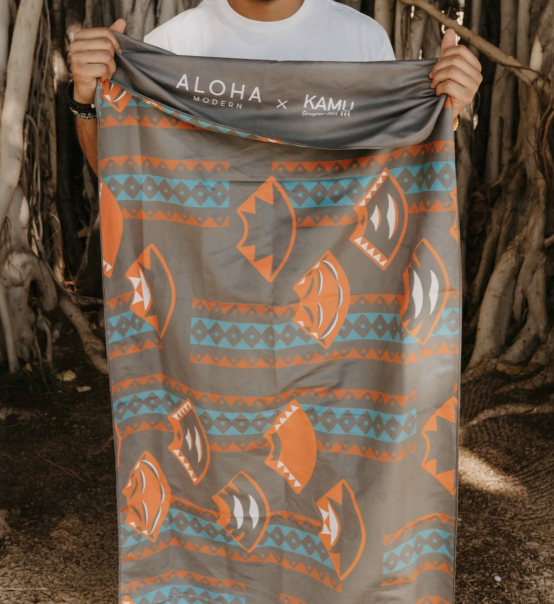 Helu Pō Beach Blanket – Nā Mea Hawaiʻi