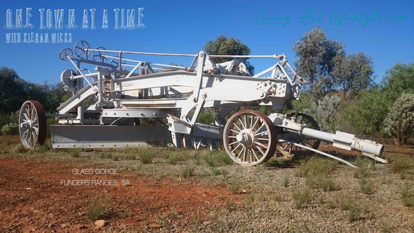 Glass Gorge - Flinders Ranges - South Australia old manual road grader blinman