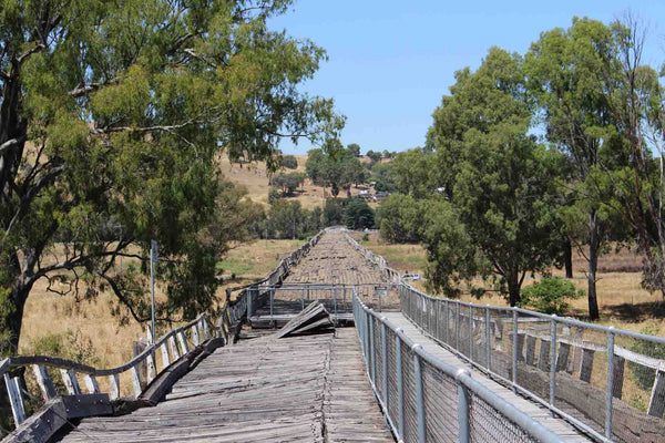 THE PRINCE ALFRED VIADUCT - GUNDAGAI, SOUTH WEST SLOPES NSW Wooden Rail Bridge Murrumbidgee River Historical