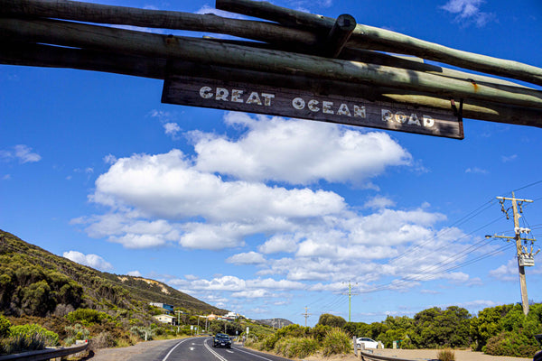 GREAT OCEAN ROAD SIGN OVER THE HIGHWAY