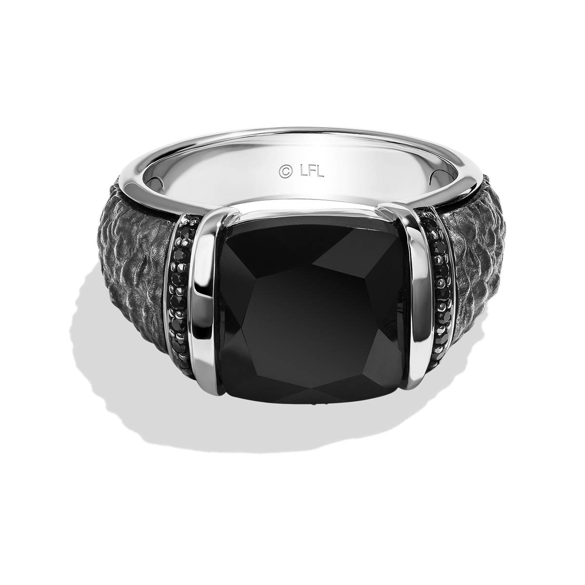 ブラックオニキスとダイヤモンドのリング