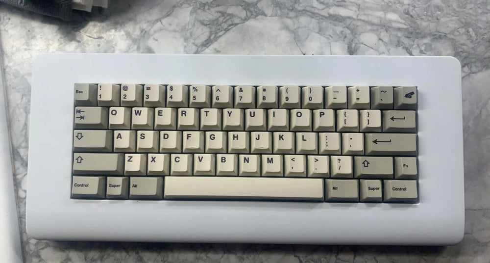 Piggy 60% E-beige 自作キーボード-