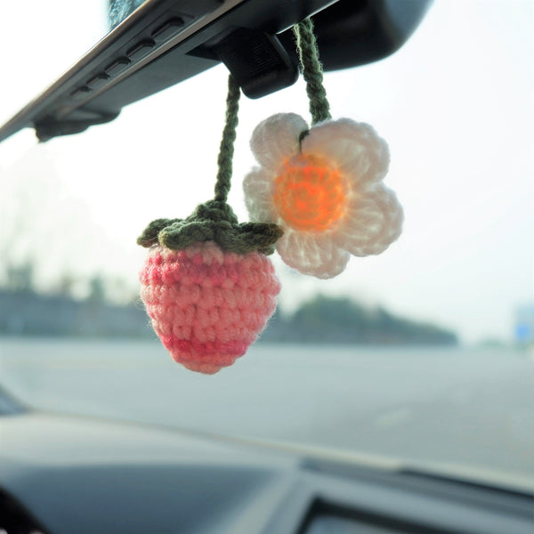 Car Air Freshener Hanging, Plaster Daisy Car Mirror Hanging Accessory, Rear  View Mirror Accessories, Cute Car Interior Accessory for Women -   Finland