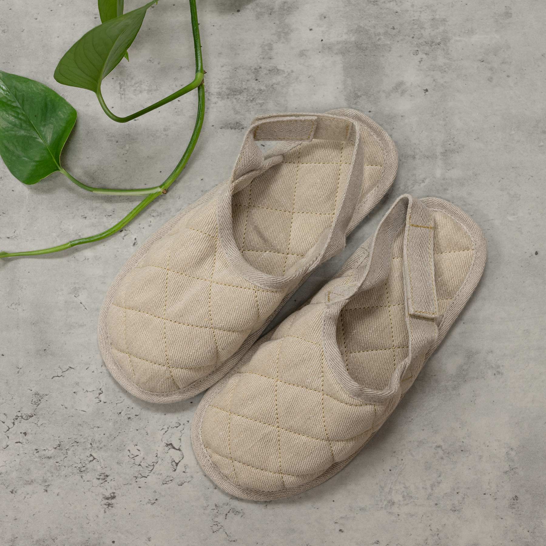 able2 mens slippers