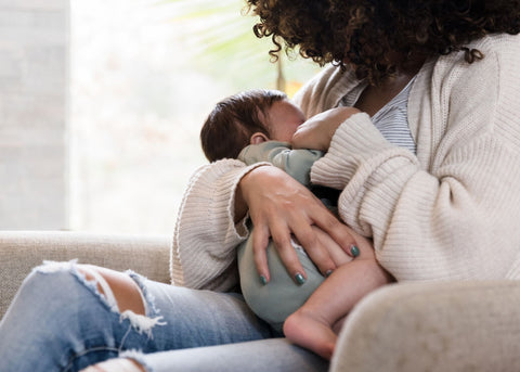 mom breastfeeding