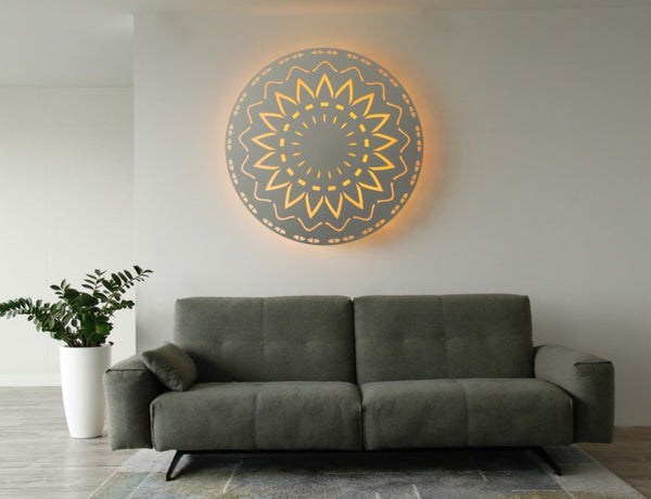 KuvaLIght_NewBeginning_groene_sofa_zonnig_gele_verlichting