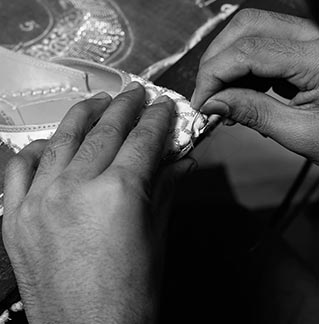 Handcrafting of Needledust Jutti by Artisans