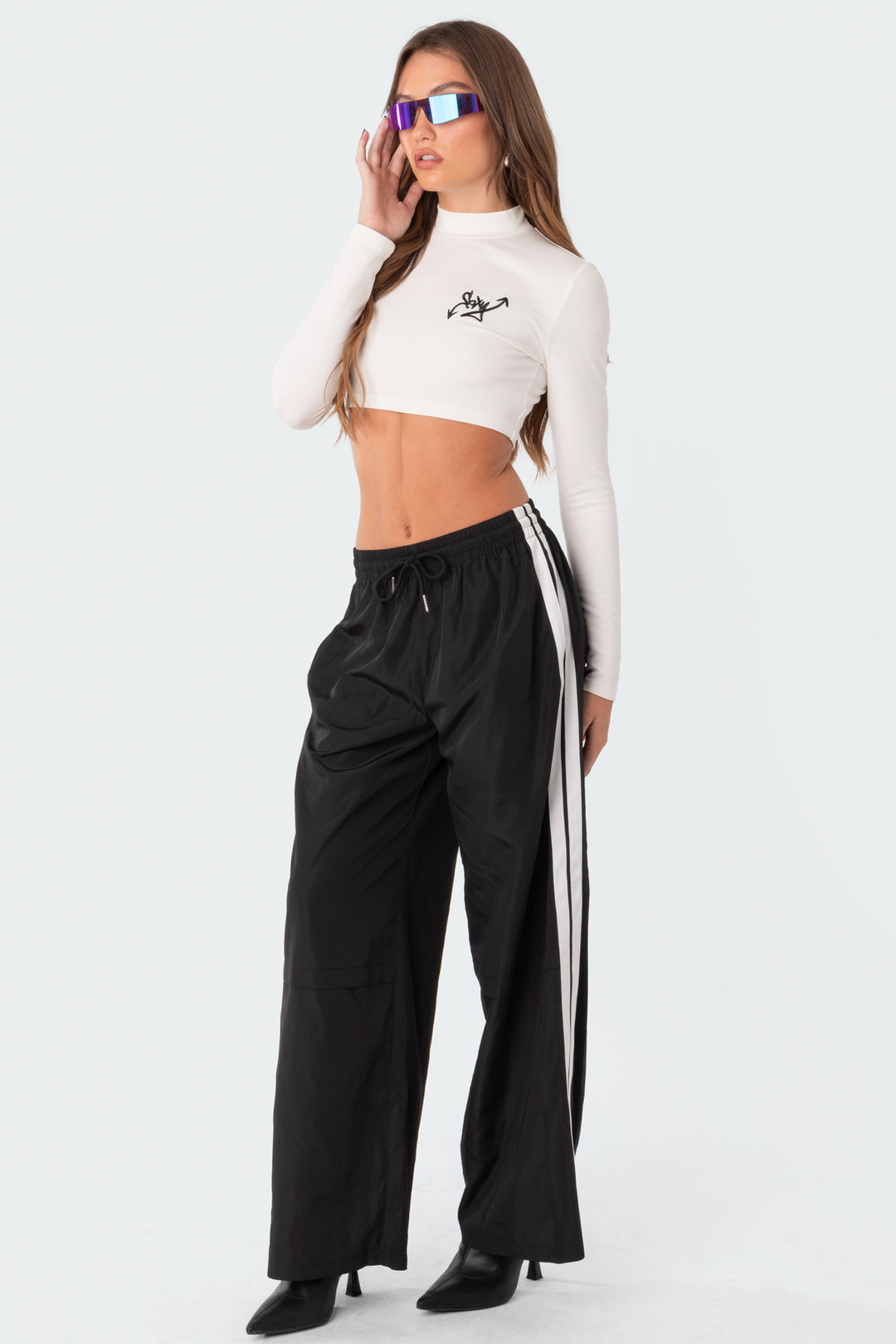 cruffin side snap button cropped pants | munchercruncher.com