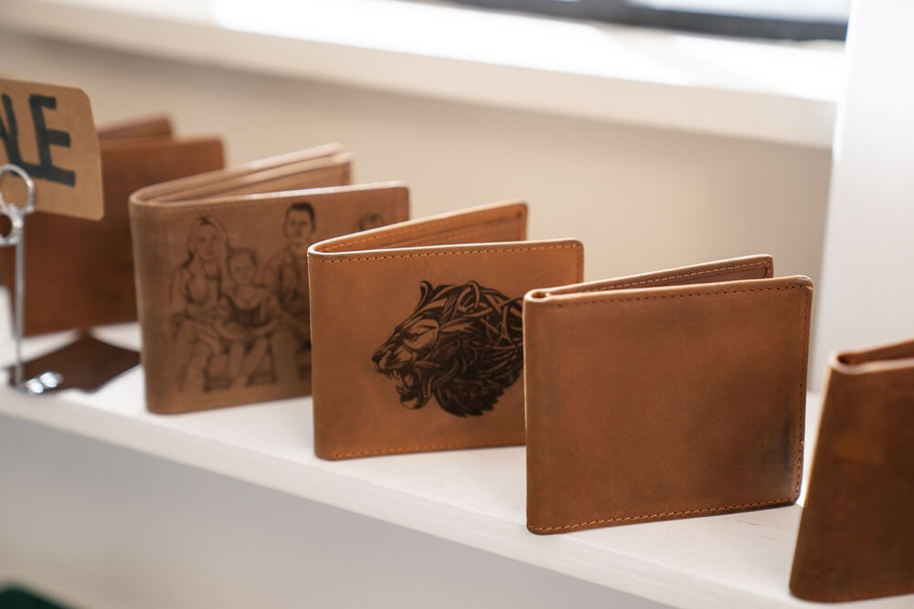 laser engraved leather wallets