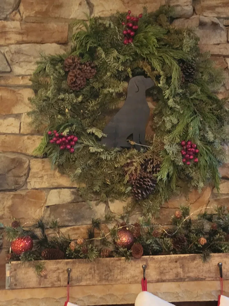 Cadeaux de Noël pour les amoureux des chiens : couronne de Noël découpée au laser en forme de chien