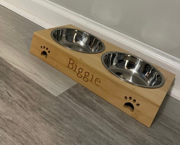 dog Christmas gifts: customized dog bowls