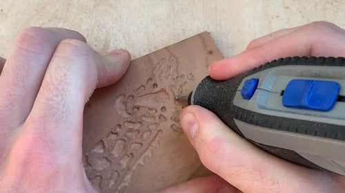 engrave the wood with the dremel