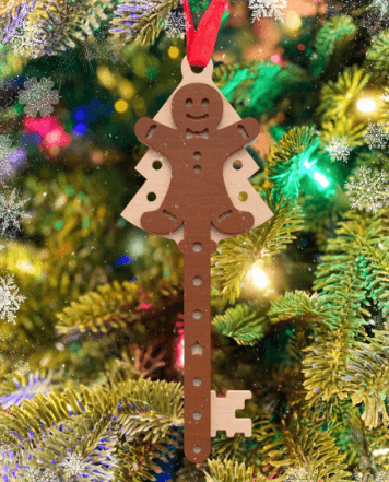 Christmas tree decorations: ginerbread man key