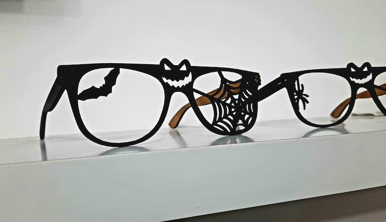halloween crafts for adults: halloween wooden glasses