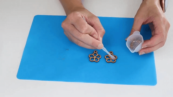 paint and seal the earrings