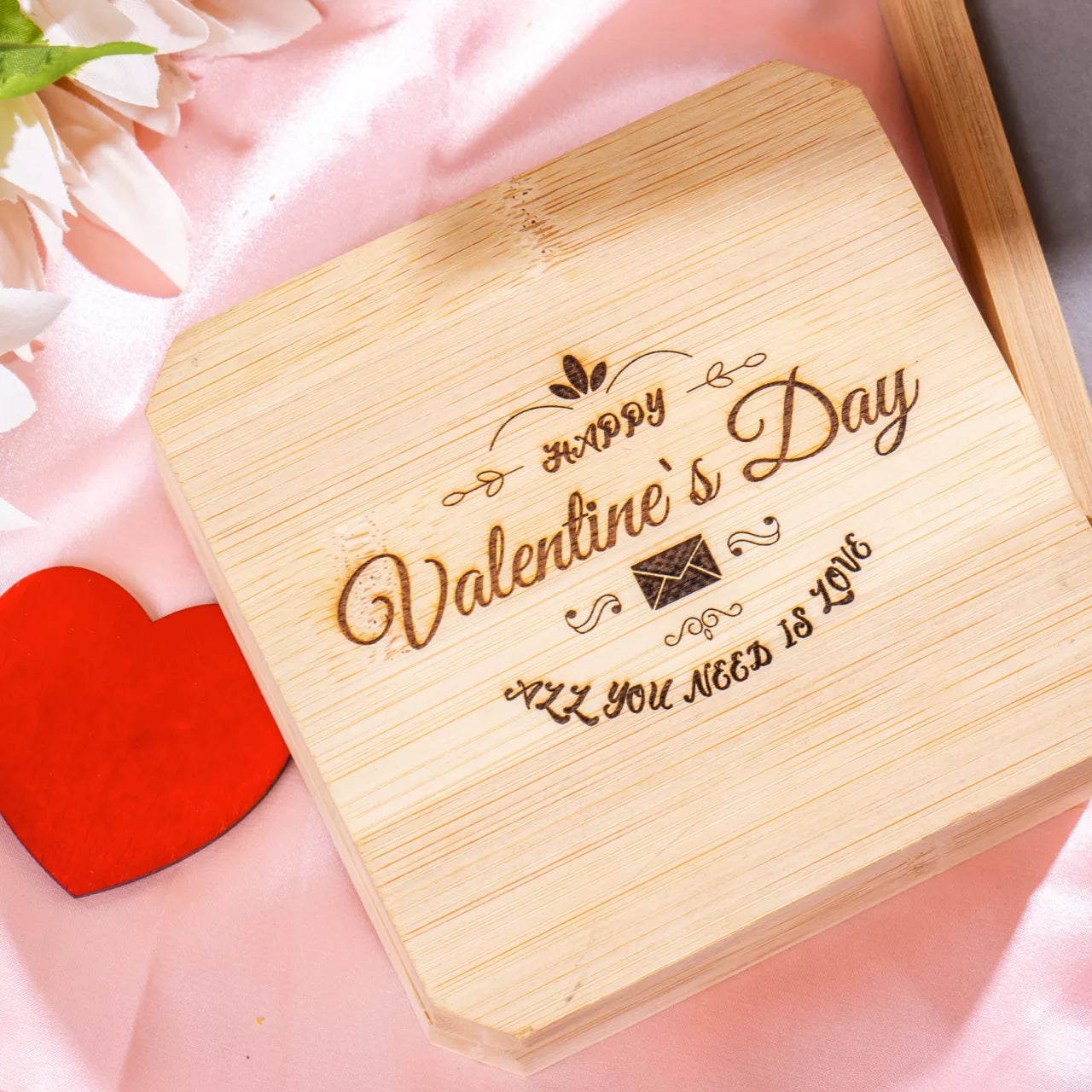 31 Cute Romantic Valentine's Day Gifts For Boyfriend | Munchkins Planet