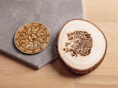 Sous-verres en bois gravés au laser.