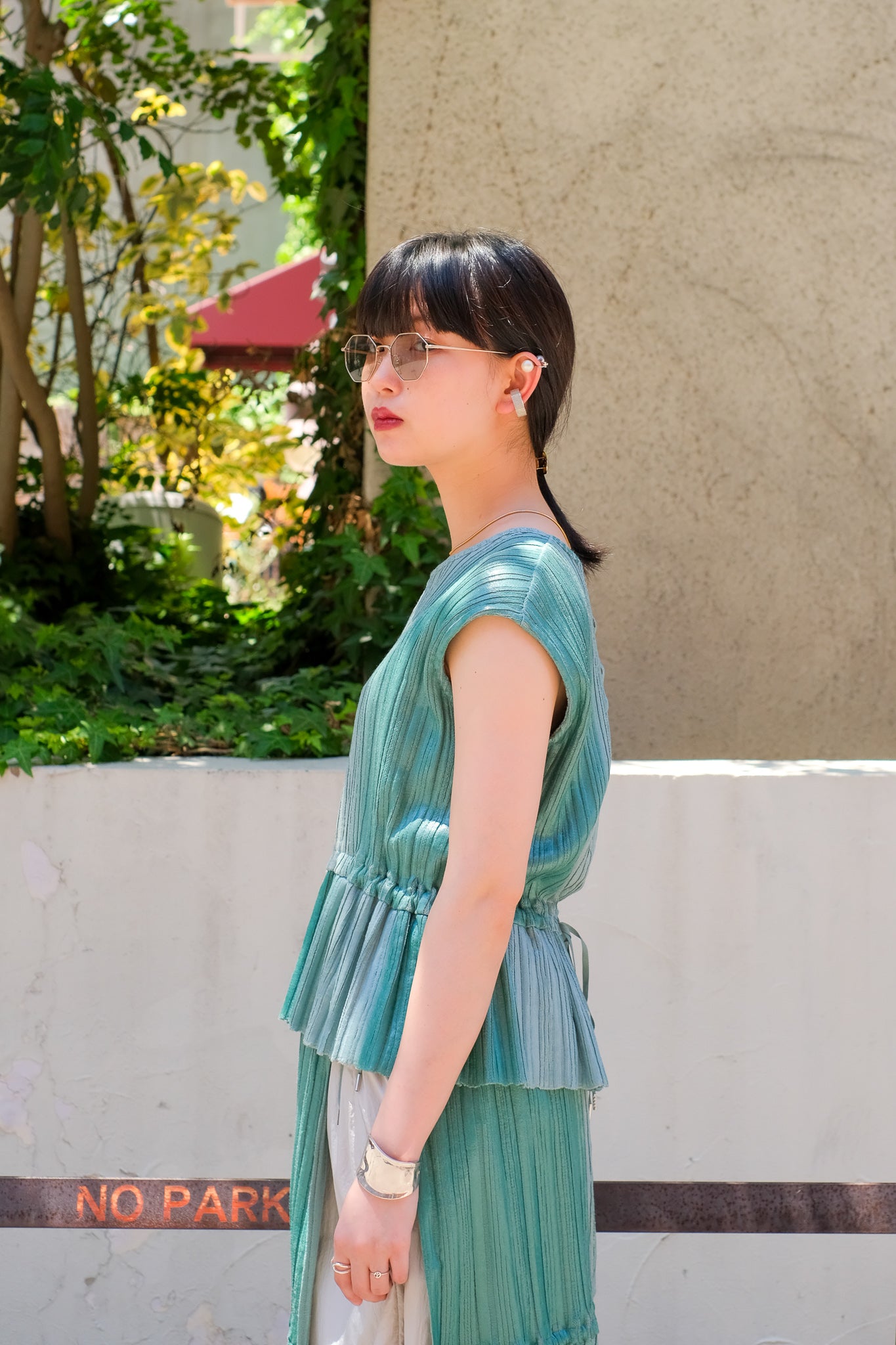 tiit tokyo의 gradation knit top과 gradation knit skirt를 사용한 스타일링 이미지