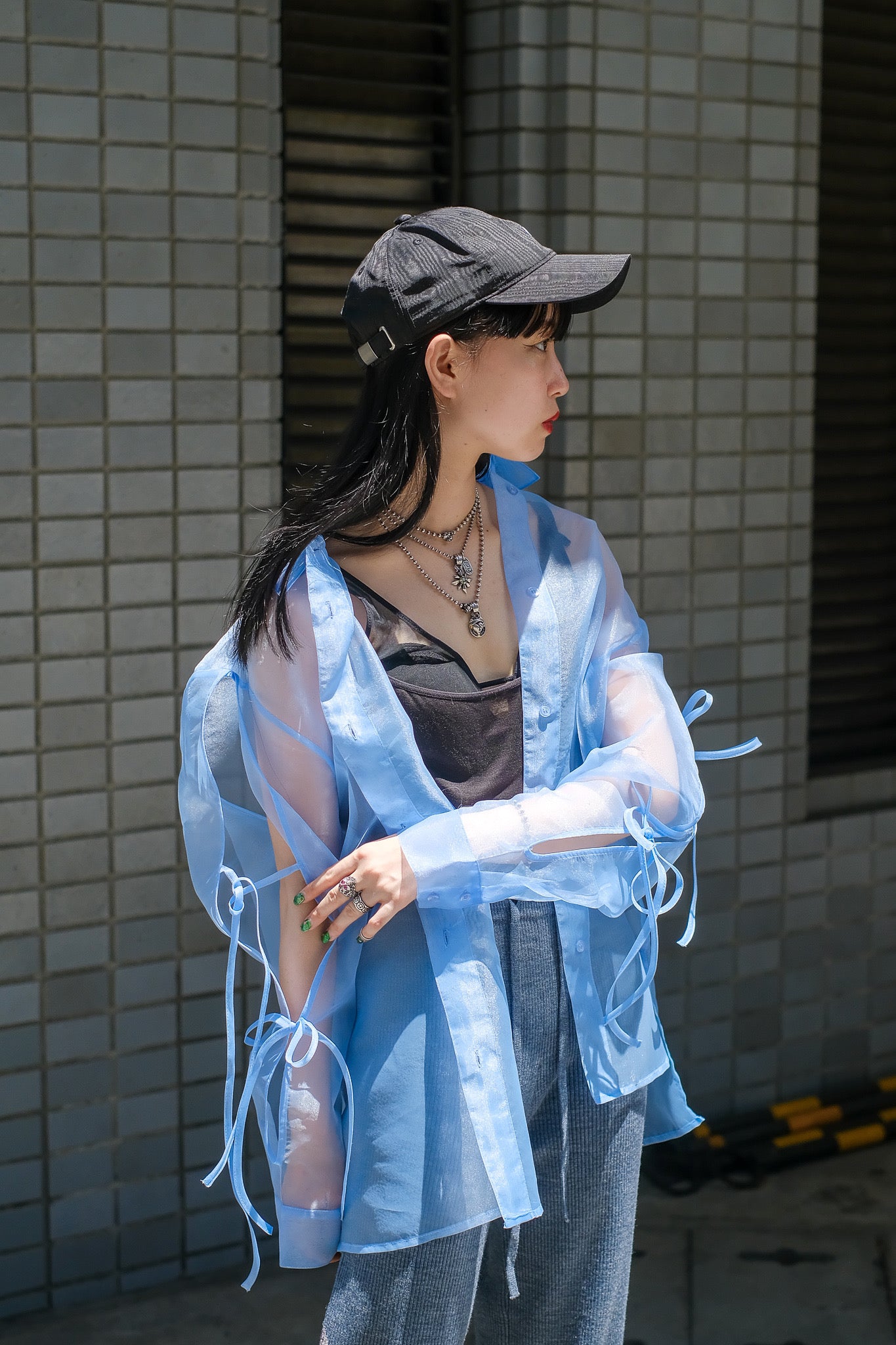 SODUK 22AW RIBBON SLEEVE SHIRTを使用したスタイリング画像