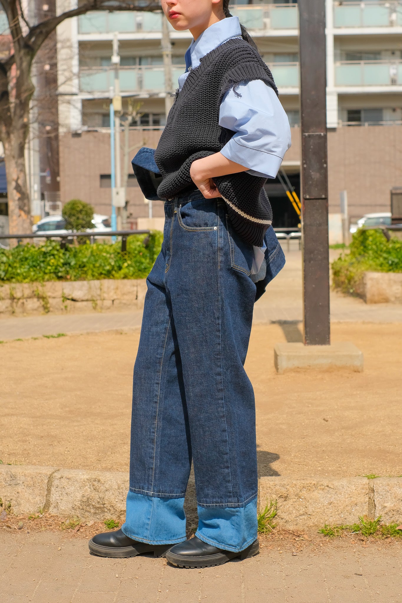 soduk 22SSのdouble denim trousersを使用したスタイリング画像