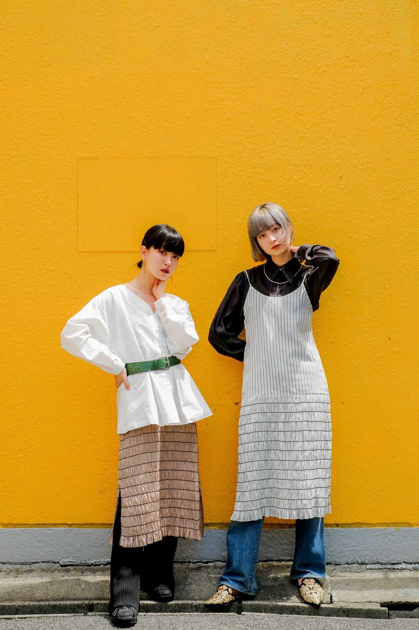 tiit tokyo의 shirring cami dress의 WHITE와 PINK BEGIE 착용 이미지