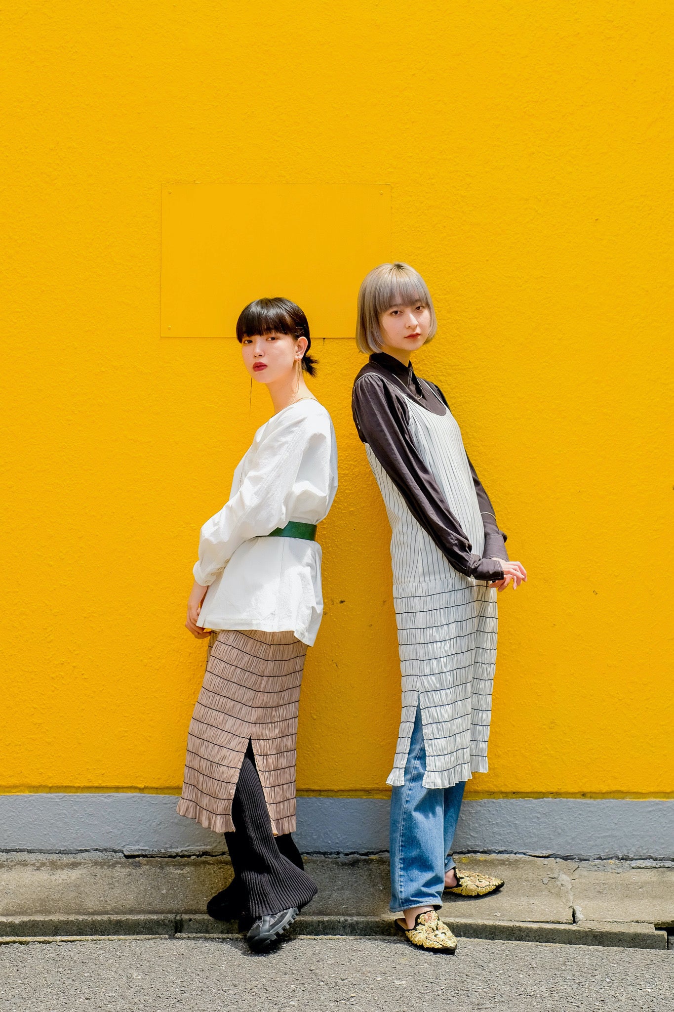 tiit tokyo의 shirring cami dress의 WHITE와 PINK BEGIE 착용 이미지