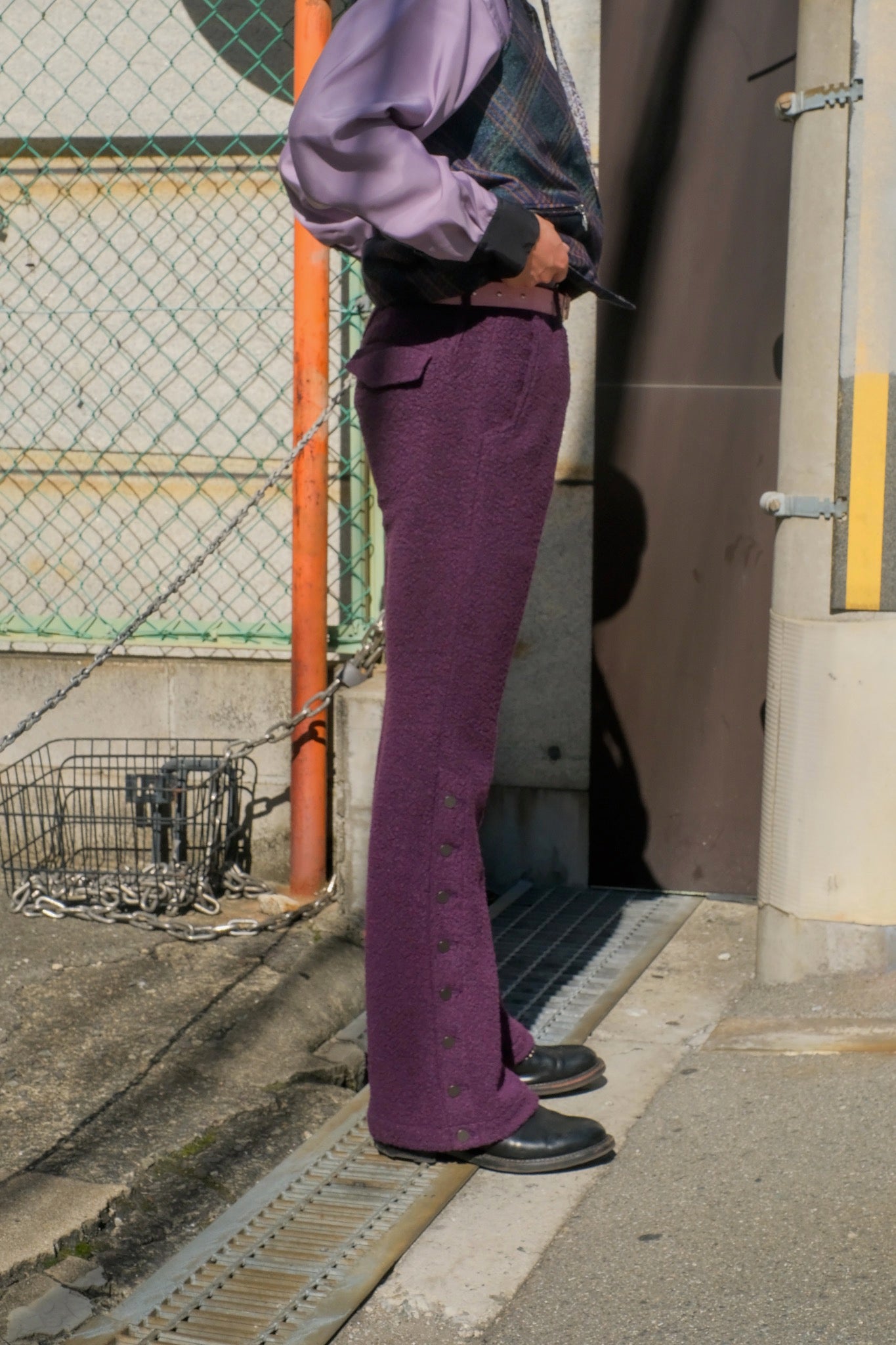 YUKI HASHIMOTO 22AW FLARED SLIM TROUSERS (Purple)