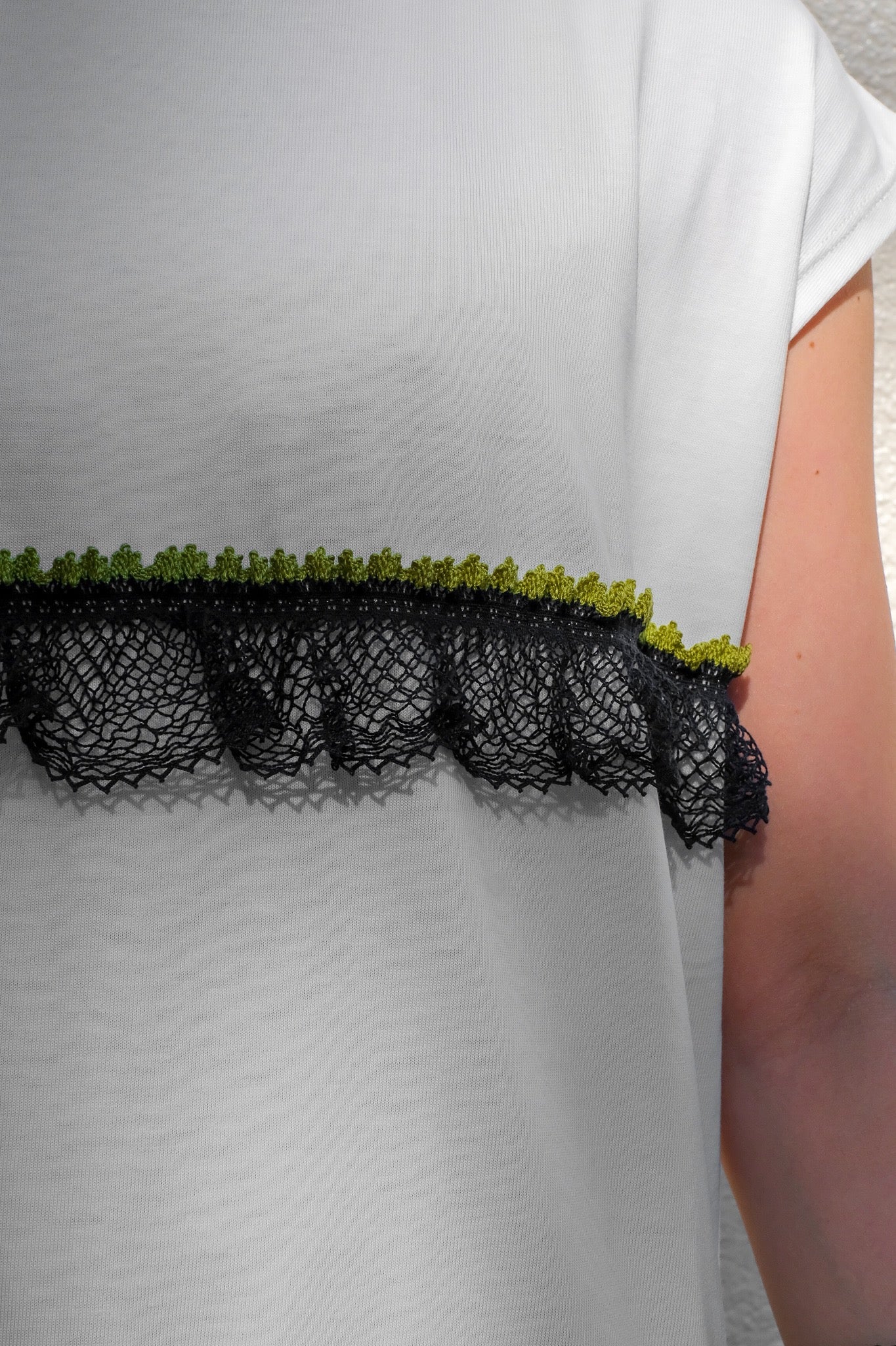 tiit tokyo의 21SS의 torchon lace dress를 사용한 스타일링 이미지
