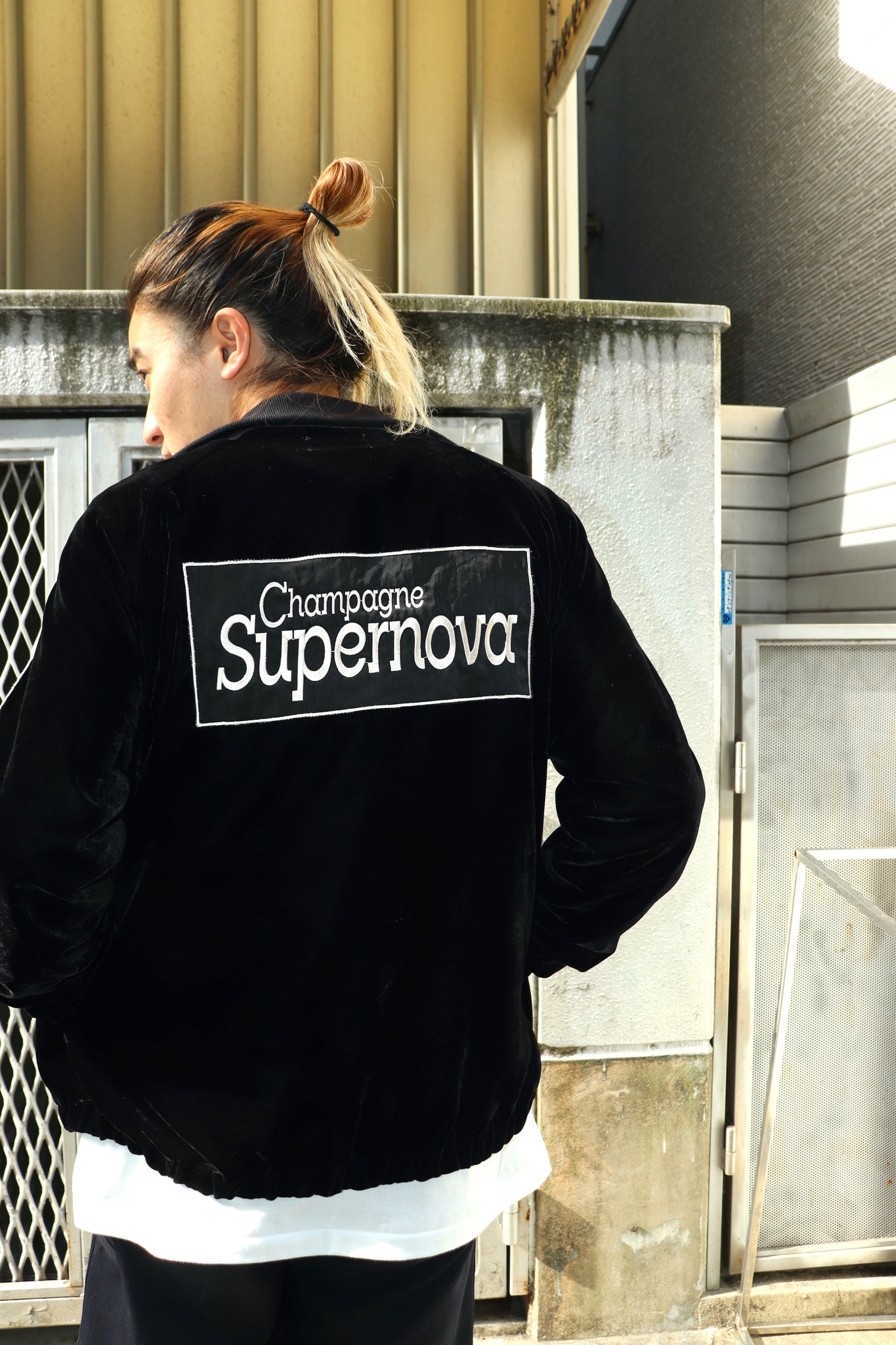 Styling image using SOE 23ss Velour Track Jacket "Champagne Supernova" (Black)