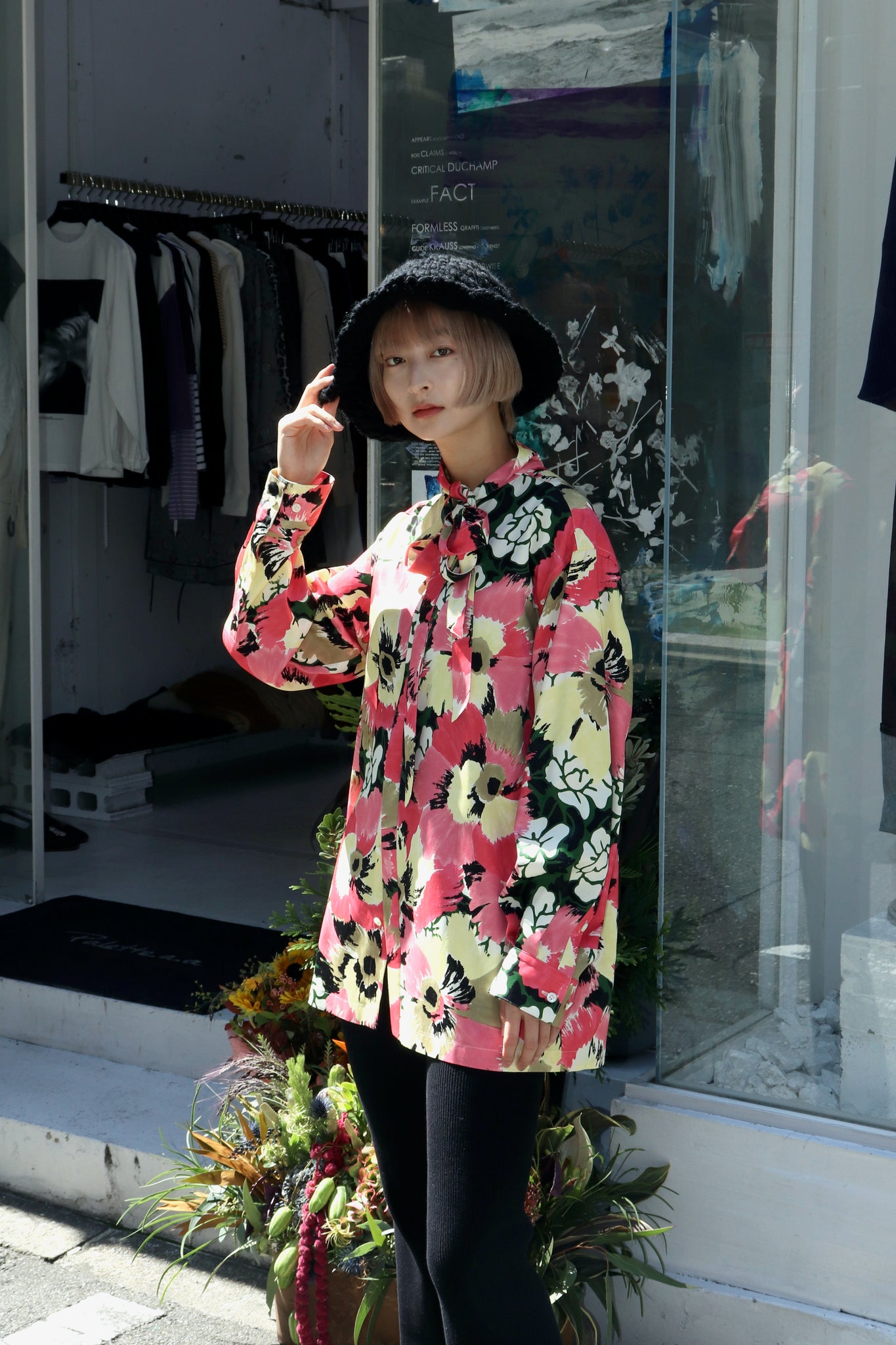 Belper's 22AW Printed Boutie Shirt Flower and SHINYA's 22AW Jumbo Hat BLK L and RECOTTON RIB LINE PANTS BLK wearing images