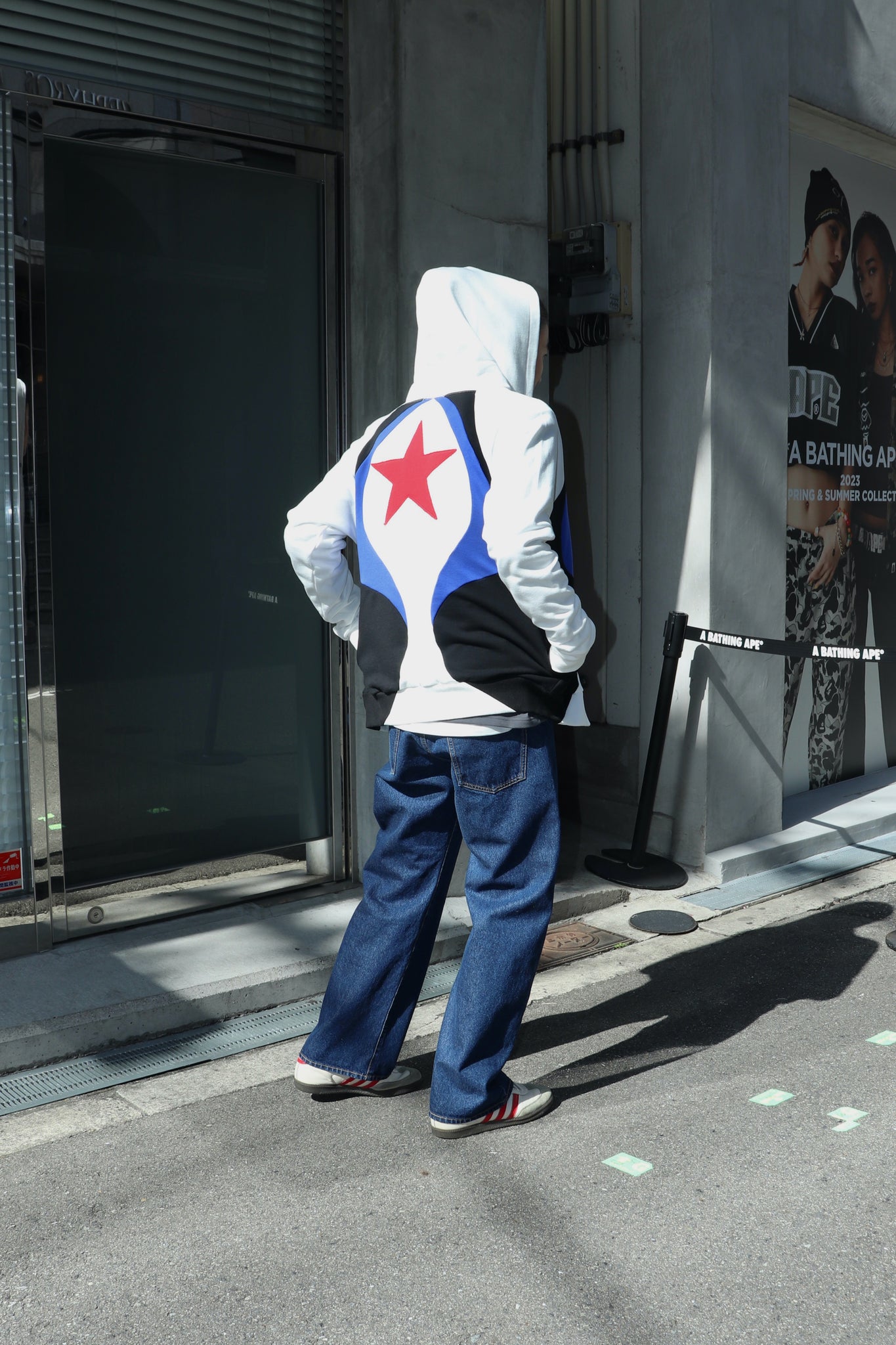 SYUMAN Star carving Zip-up Hoodieを使用したスタイリング画像