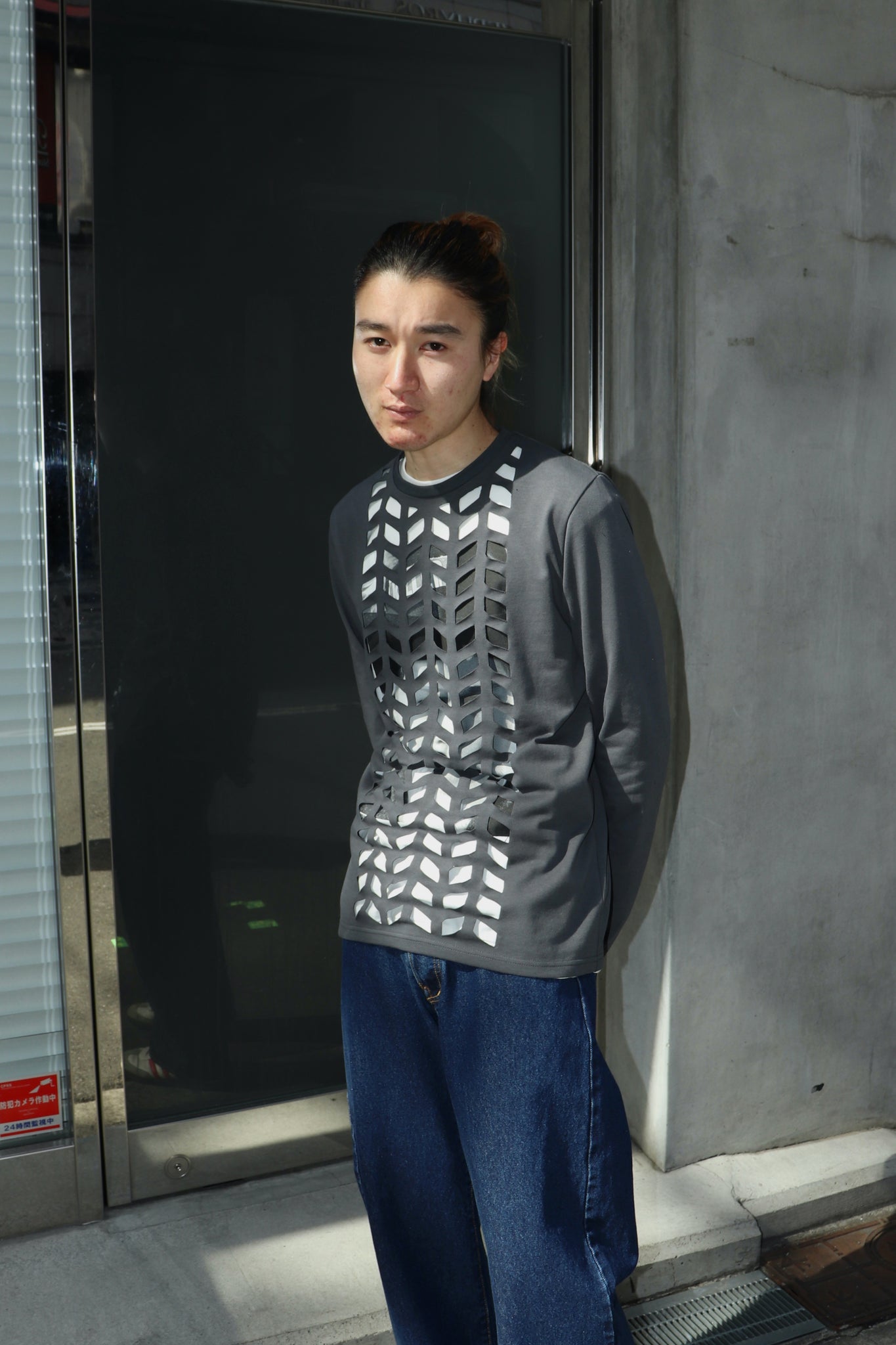 SOSHIOTSUKI TIRE MARK L/S T-SHIRT(L.GRAY)を使用したスタイリング画像