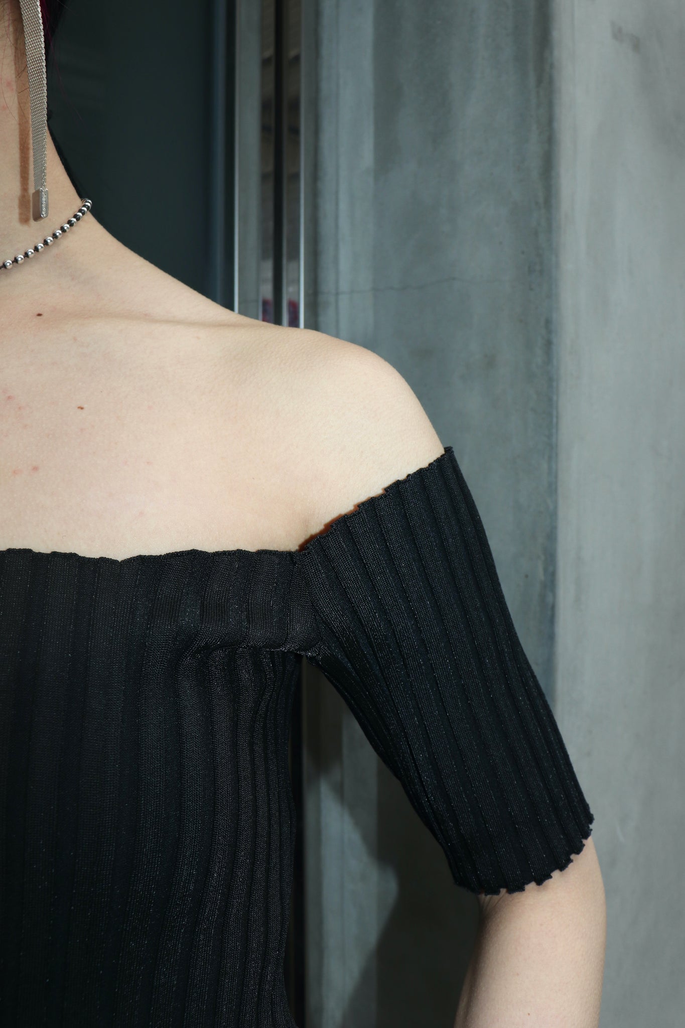 FETICO 23SS RIB KNIT SLIT TOPを使用したスタイリング画像