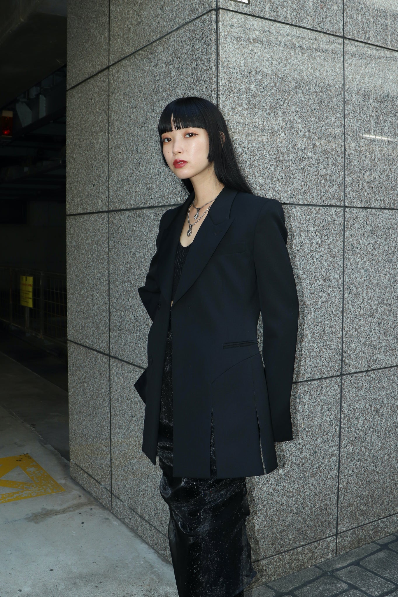 BELPER 23AW VELVET SKIRT(BLACK)を使用したスタイリング画像