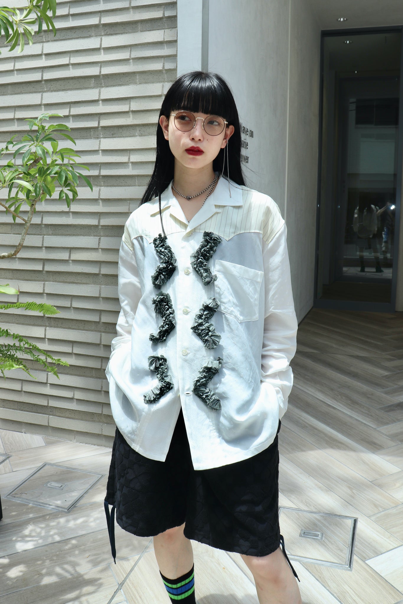 TOGA VIRILIS 22AW CUPRO JACQUARD SHIRT(WHITE)を使用したスタイリング画像