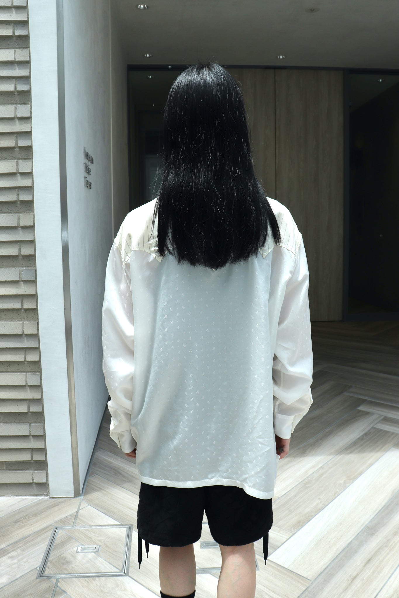 TOGA VIRILIS 22AW CUPRO JACQUARD SHIRT(WHITE)を使用したスタイリング画像