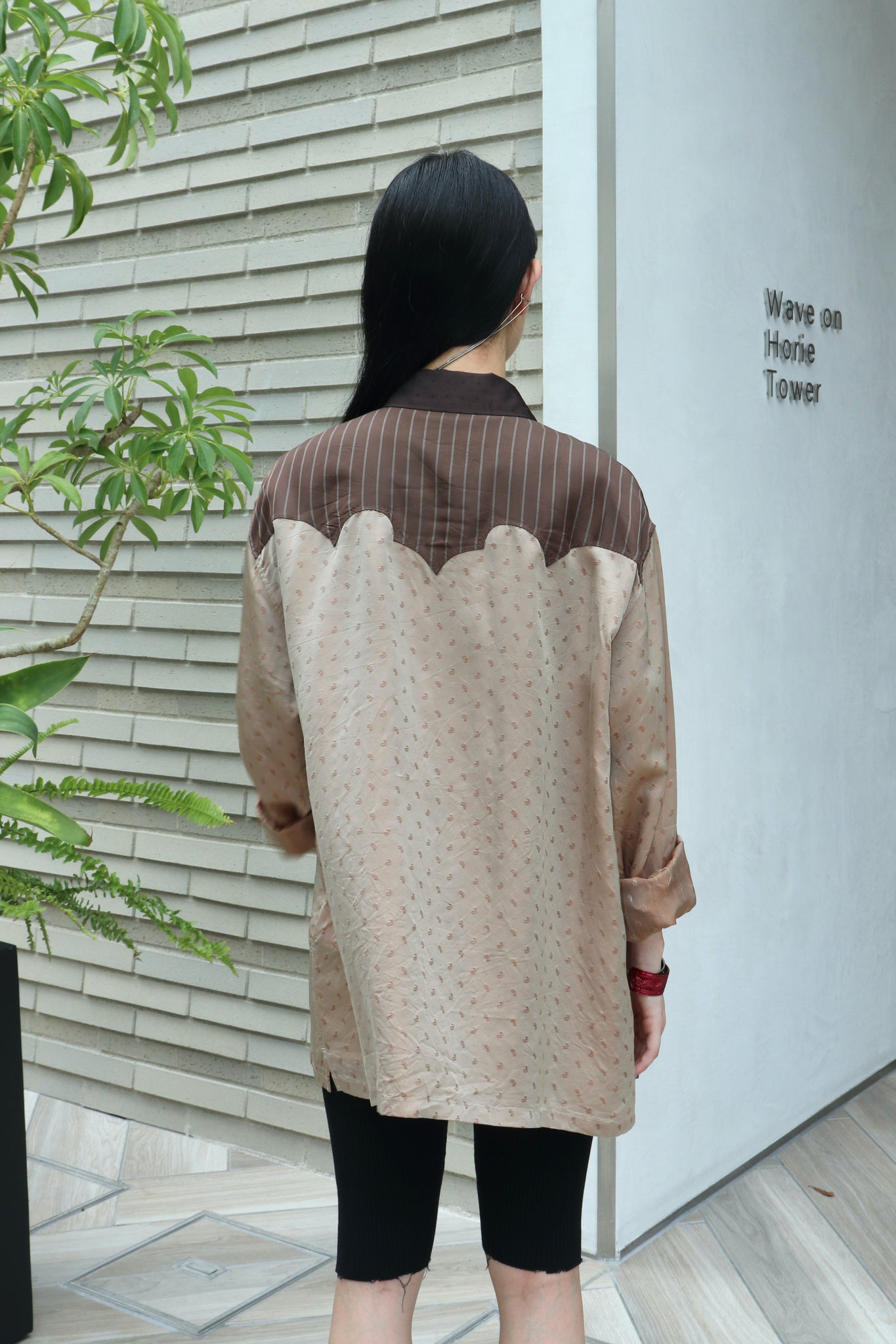 TOGA VIRILIS 22AW CUPRO JACQUARD SHIRT(BEIGE)を使用したスタイリング画像