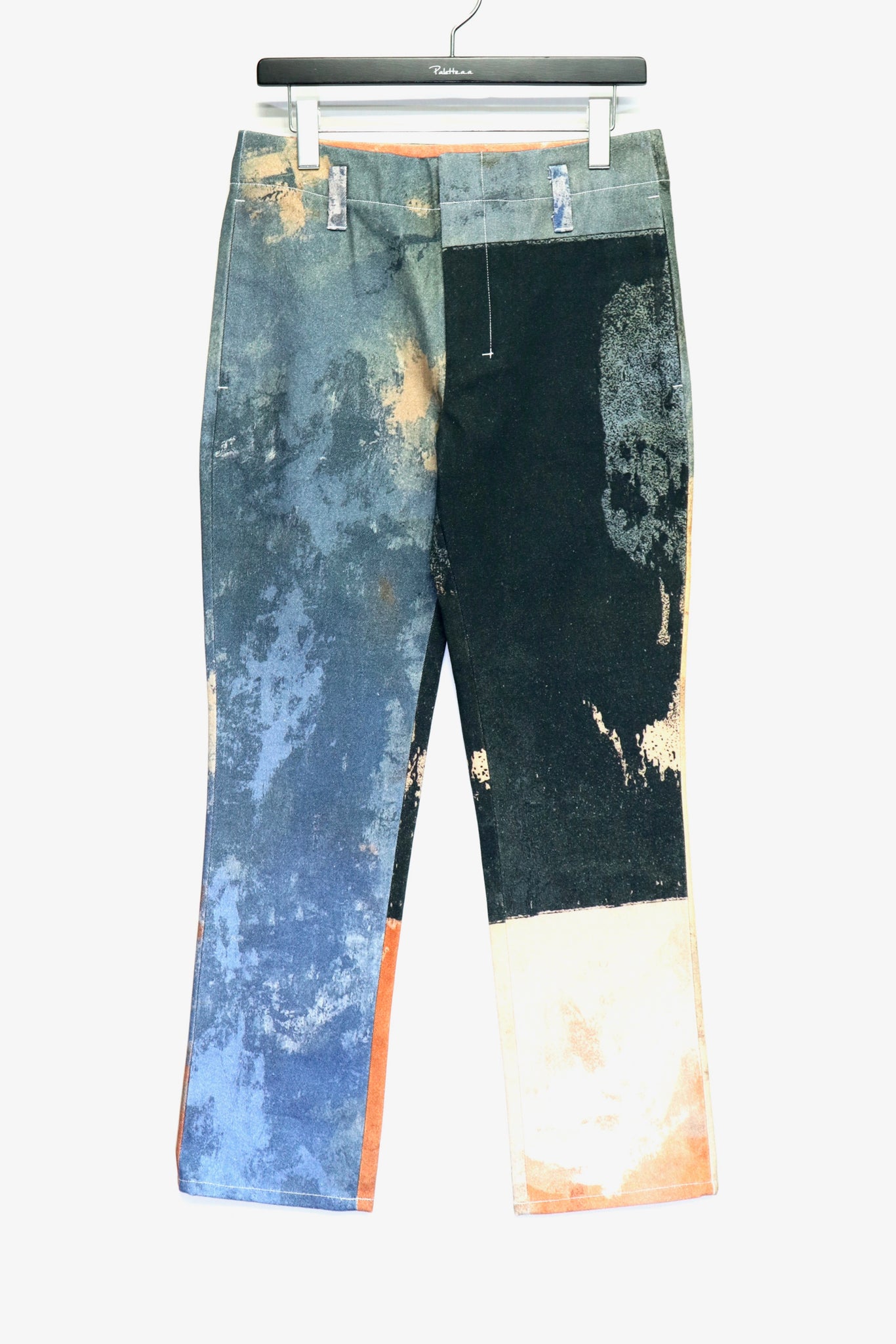 Image du pantalon de l'anonymus wizya bik enyukyuji